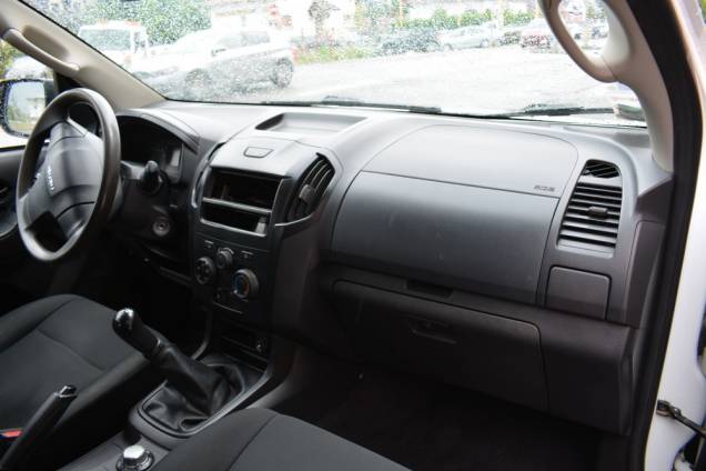 ISUZU D-MAX CREW CAB SATELLITE DOUBLE CABINE TWIN TURBO 2.5 TDI 4WD 163 CV / 1ère MAIN 17