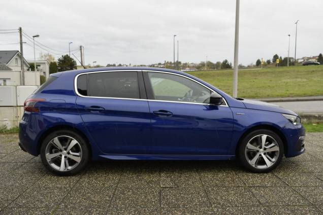 Peugeot 308 GT LINE 130 CV EAT8 4