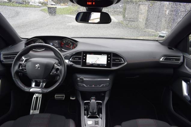 Peugeot 308 GT LINE 130 CV EAT8 11