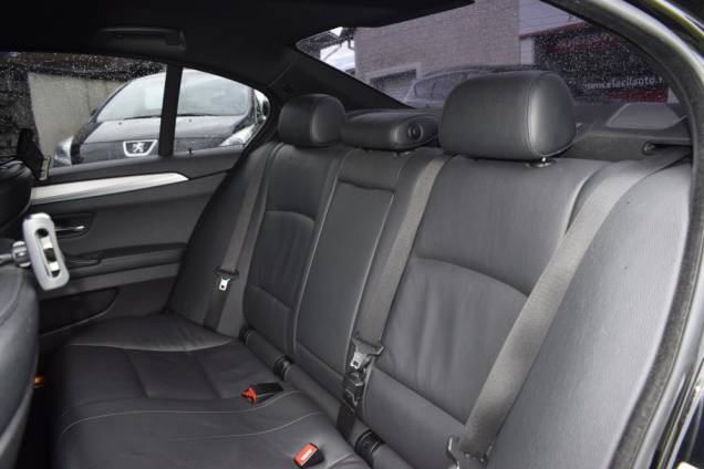 BMW 550 (F10) XD MSPORT 381 CV  8