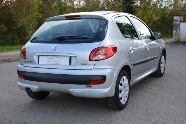 PEUGEOT 206+ 1.4 75 CV 5 PORTES / 1ère MAIN / CLIMATISATION / 56200 KMS 4