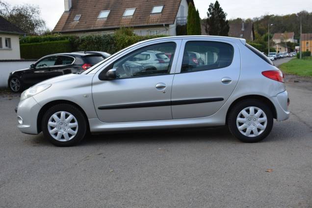 PEUGEOT 206+ 1.4 75 CV 5 PORTES / 1ère MAIN / CLIMATISATION / 56200 KMS 7