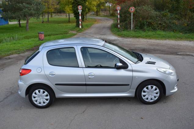 PEUGEOT 206+ 1.4 75 CV 5 PORTES / 1ère MAIN / CLIMATISATION / 56200 KMS 10