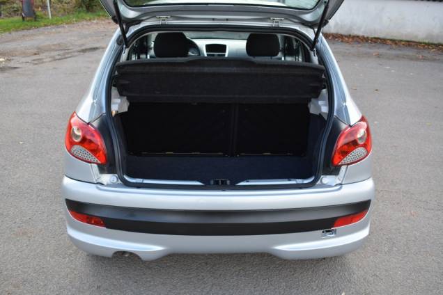 PEUGEOT 206+ 1.4 75 CV 5 PORTES / 1ère MAIN / CLIMATISATION / 56200 KMS 18