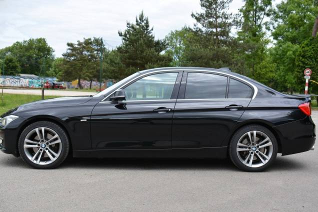 BMW SERIE 3 LUXURY XDRIVE 330 D 3.0 258 CV / ORIGINE FRANCE / SUIVI COMPLET BMW 8
