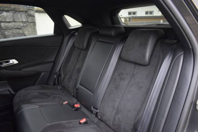 DS DS7 CROSSBACK PERFORMANCE 2.0 HDI 180 CV EAT8 13