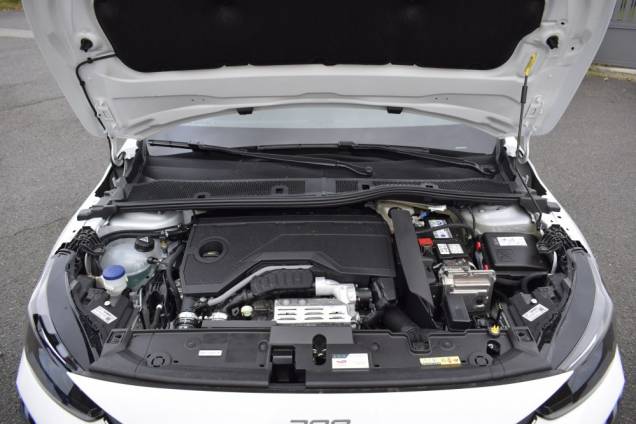 PEUGEOT 208 GT 100 CV E-DSC6 15