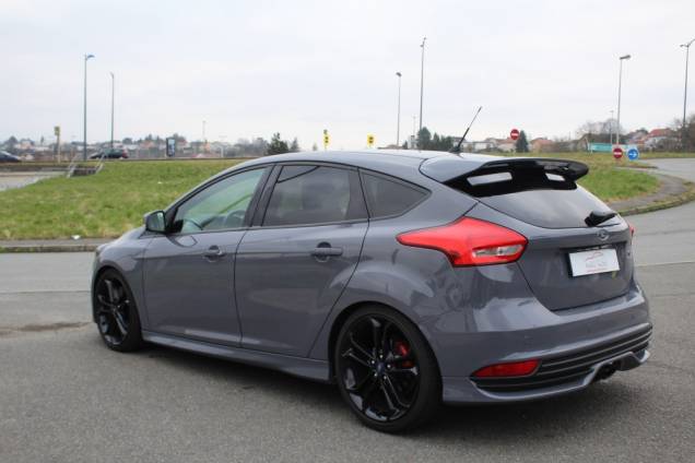 FORD FOCUS ST 2.0 TI-VCT 250 CV BVM6 / SONY  7