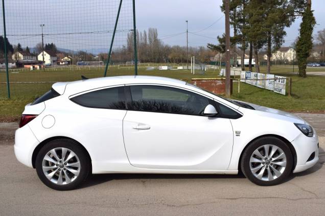 OPEL ASTRA GTC SPORT PACK 2.0 CDTI 165 CV / 67 900 KM 4