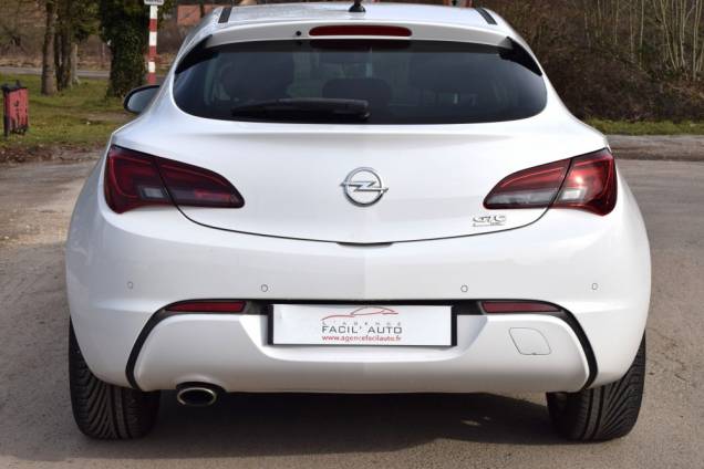 OPEL ASTRA GTC SPORT PACK 2.0 CDTI 165 CV / 67 900 KM 6
