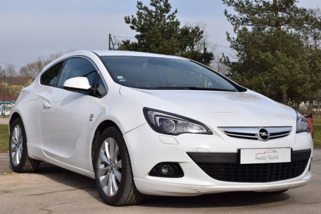 OPEL ASTRA GTC SPORT PACK 2.0 CDTI 165 CV / 67 900 KM 2