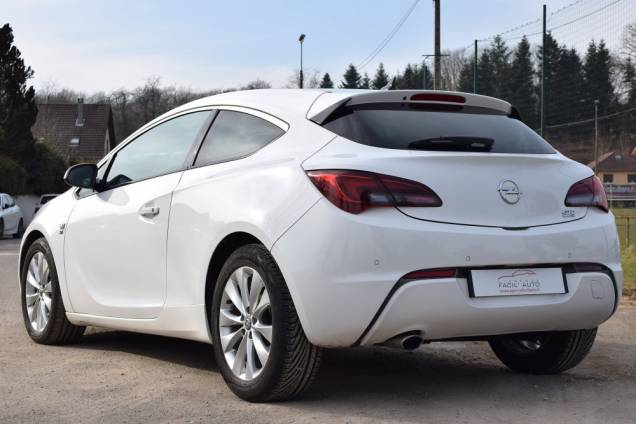 OPEL ASTRA GTC SPORT PACK 2.0 CDTI 165 CV / 67 900 KM 8