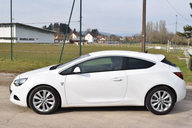 OPEL ASTRA GTC SPORT PACK 2.0 CDTI 165 CV / 67 900 KM 3