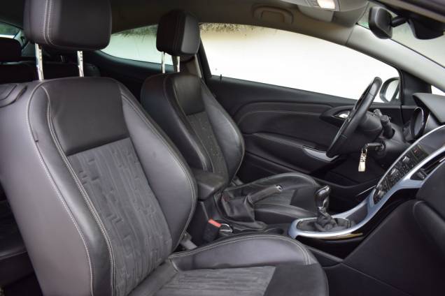 OPEL ASTRA GTC SPORT PACK 2.0 CDTI 165 CV / 67 900 KM 13