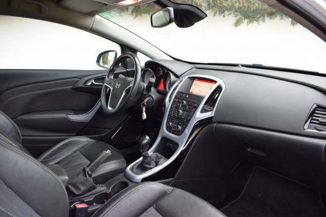 OPEL ASTRA GTC SPORT PACK 2.0 CDTI 165 CV / 67 900 KM 14