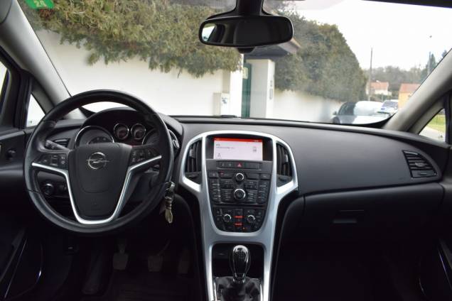 OPEL ASTRA GTC SPORT PACK 2.0 CDTI 165 CV / 67 900 KM 9