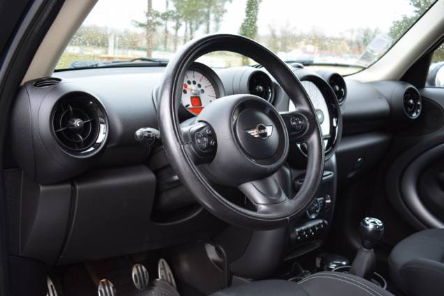 MINI COUNTRYMAN SD 2.0 D 143 CV  9