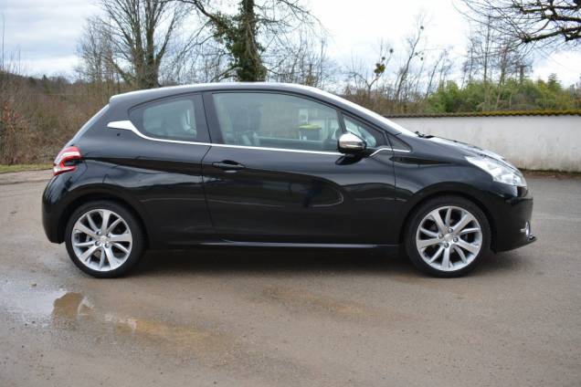 PEUGEOT 208 1.6 120 CV FELINE / 72500 KMS / TOIT PANORAMIQUE 9
