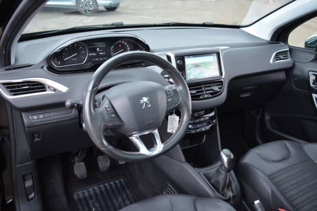 PEUGEOT 208 1.6 120 CV FELINE / 72500 KMS / TOIT PANORAMIQUE 15