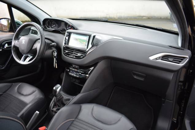 PEUGEOT 208 1.6 120 CV FELINE / 72500 KMS / TOIT PANORAMIQUE 17