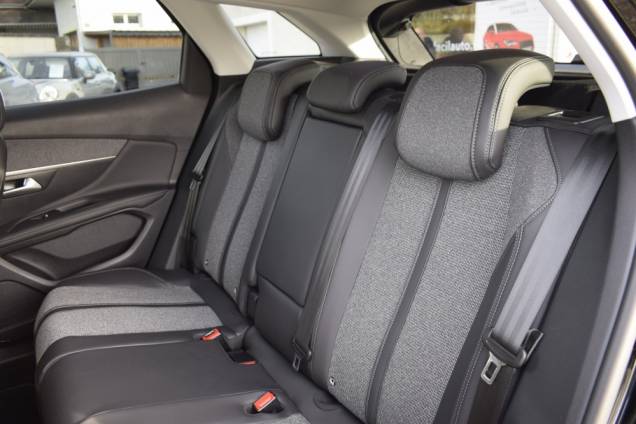 PEUGEOT 3008 ALLURE BUSINESS HDI 130 CV EAT8 11