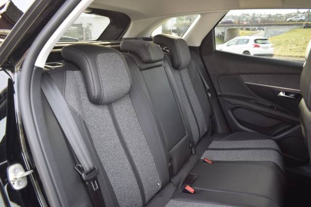 PEUGEOT 3008 ALLURE BUSINESS HDI 130 CV EAT8 13