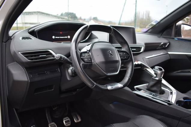 PEUGEOT 3008 GT LINE 130 CV / 1ere MAIN / 59950 KMS / ATTELAGE / SUIVI COMPLET 9