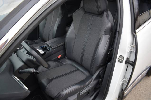 PEUGEOT 3008 GT LINE 130 CV / 1ere MAIN / 59950 KMS / ATTELAGE / SUIVI COMPLET 10