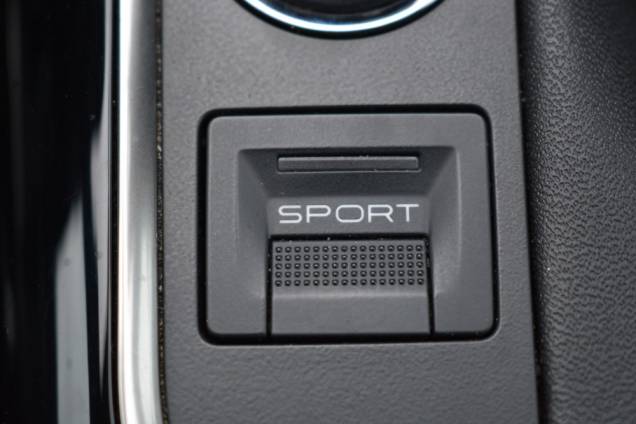 PEUGEOT 3008 GT LINE 130 CV / 1ere MAIN / 59950 KMS / ATTELAGE / SUIVI COMPLET 19