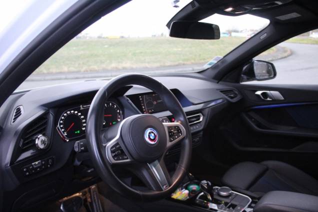 BMW SERIE 1 F40 M SPORT 118I 140 CV DKG 7 / TOIT OUVRANT PANORAMIQUE 10