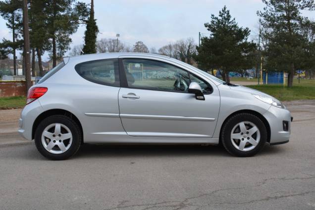 PEUGEOT 207 FOREVER 1.4 VTI 95 CV  6