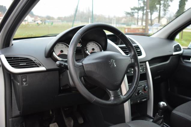 PEUGEOT 207 FOREVER 1.4 VTI 95 CV  9