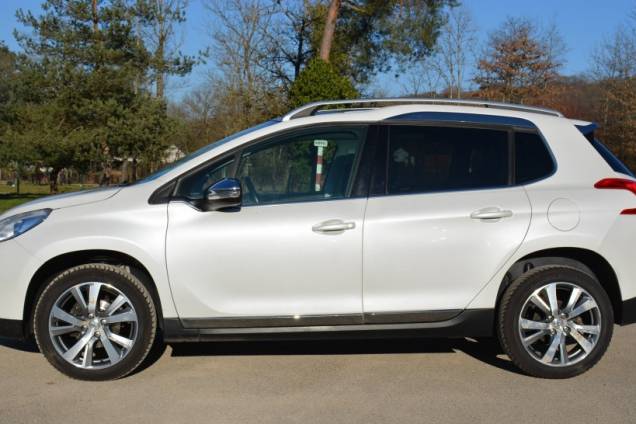 PEUGEOT 2008 FELINE TITANE 1.6 HDI 100 CV / TOIT PANORAMIQUE 8