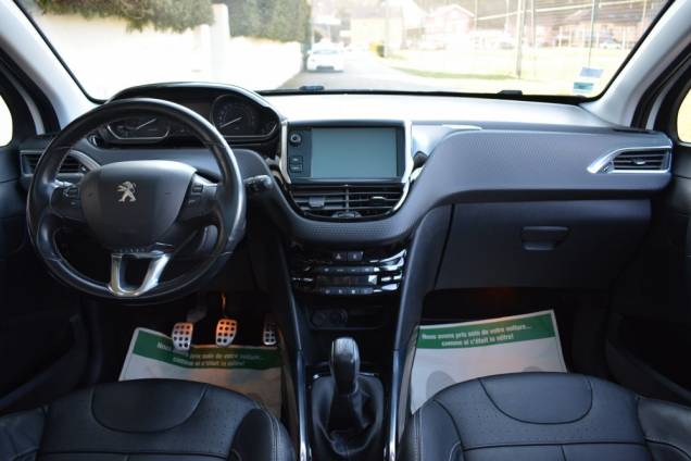 PEUGEOT 2008 FELINE TITANE 1.6 HDI 100 CV / TOIT PANORAMIQUE 14