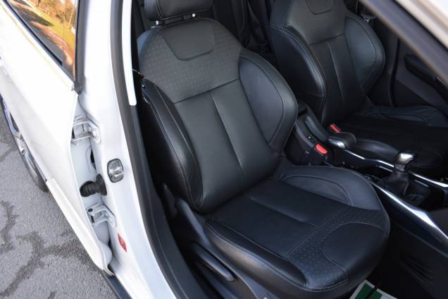PEUGEOT 2008 FELINE TITANE 1.6 HDI 100 CV / TOIT PANORAMIQUE 21