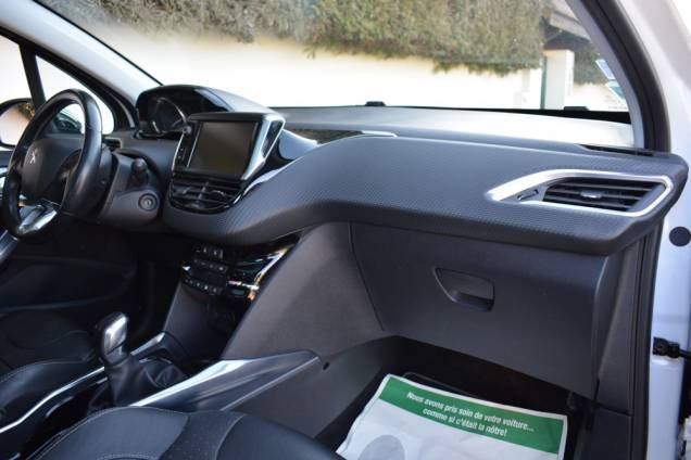 PEUGEOT 2008 FELINE TITANE 1.6 HDI 100 CV / TOIT PANORAMIQUE 22