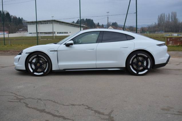 PORSCHE TAYCAN 4S / 1ère MAIN 7