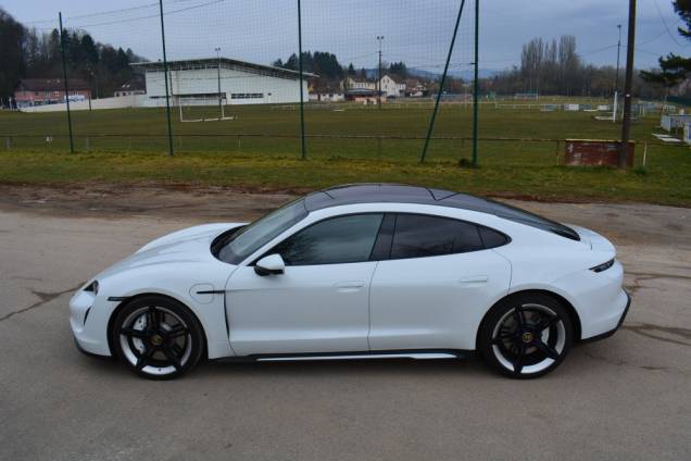 PORSCHE TAYCAN 4S / 1ère MAIN 8