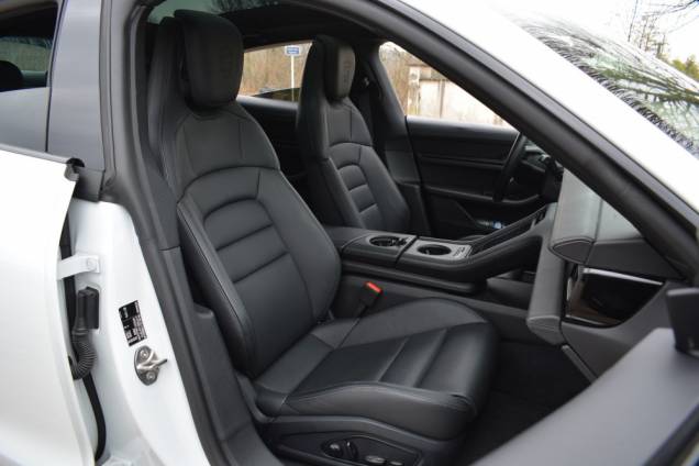 PORSCHE TAYCAN 4S / 1ère MAIN 12