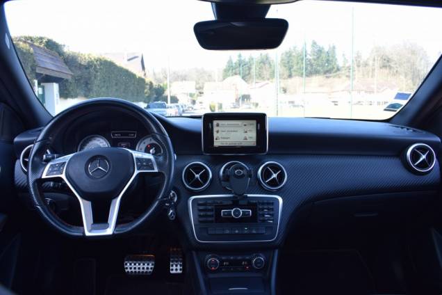 MERCEDES BENZ CLASSE A 250 FASCINATION 7G DCT 211 CV 9