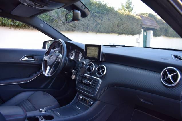 MERCEDES BENZ CLASSE A 250 FASCINATION 7G DCT 211 CV 13