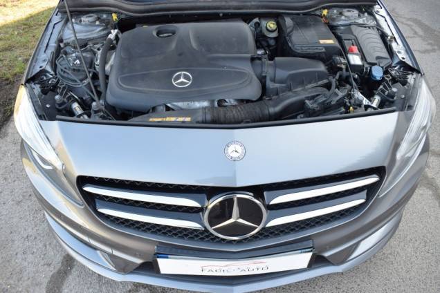 MERCEDES BENZ CLASSE A 250 FASCINATION 7G DCT 211 CV 15