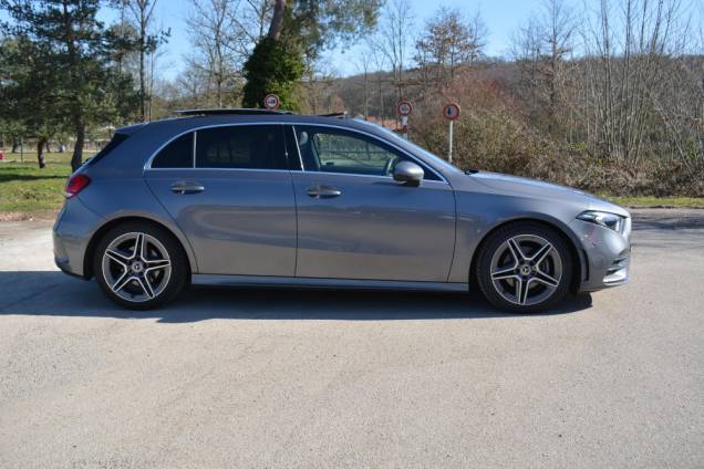MERCEDES BENZ CLASSE A AMG LINE 200 163 CV 7G-DCT / 1ère MAIN / 73500 KMS / TOIT PANORAMIQUE 9