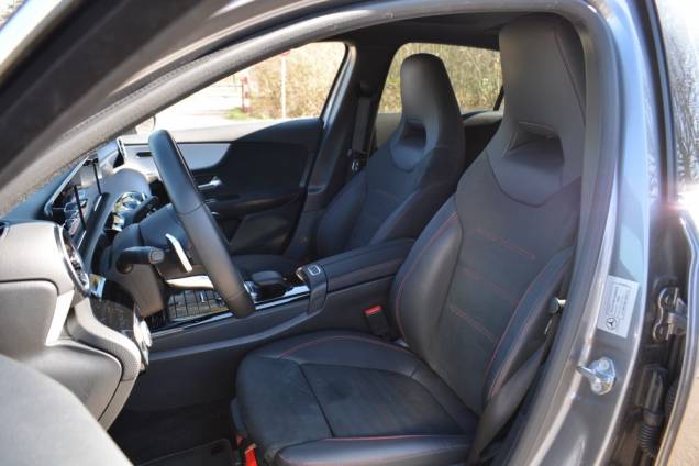 MERCEDES BENZ CLASSE A AMG LINE 200 163 CV 7G-DCT / 1ère MAIN / 73500 KMS / TOIT PANORAMIQUE 11