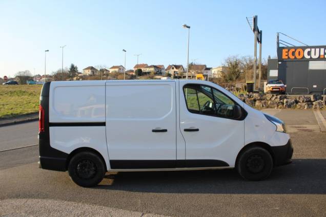 RENAULT TRAFIC III L1H1 GRAND CONFORT 1.6 DCI 120 CV BVM6 / ORIGINE FRANCE 9