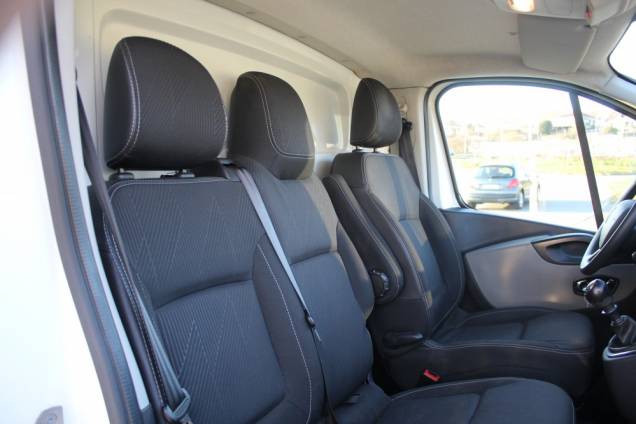 RENAULT TRAFIC III L1H1 GRAND CONFORT 1.6 DCI 120 CV BVM6 / ORIGINE FRANCE 12