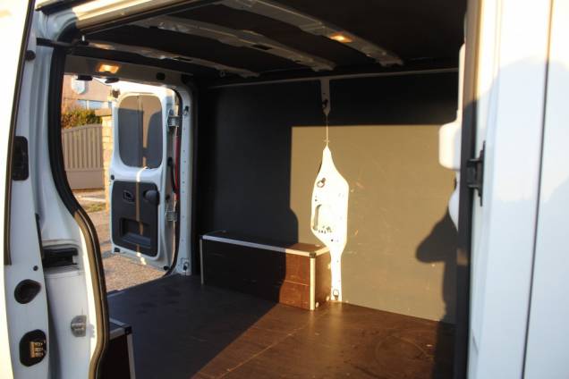 RENAULT TRAFIC III L1H1 GRAND CONFORT 1.6 DCI 120 CV BVM6 / ORIGINE FRANCE 14