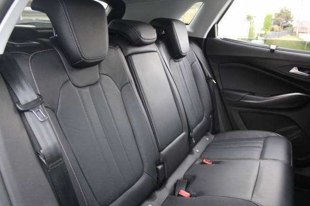 OPEL GRANDLAND X HYBRID4 ULTIMATE 1.6 PHEV 300 CV EAT8 / 4X4 / ORIGINE FRANCE 13