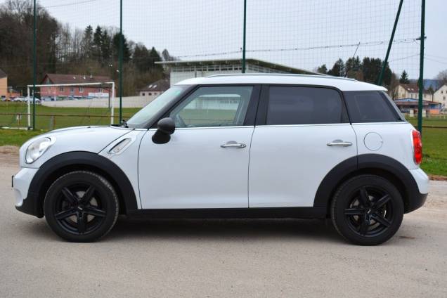 MINI COUNTRYMAN ONE 1.4 I 98 CV / CARNET D'ENTRETIEN COMPLET 8
