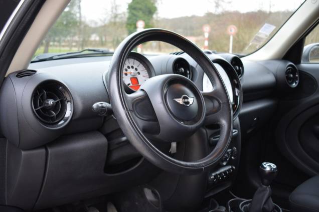 MINI COUNTRYMAN ONE 1.4 I 98 CV / CARNET D'ENTRETIEN COMPLET 9